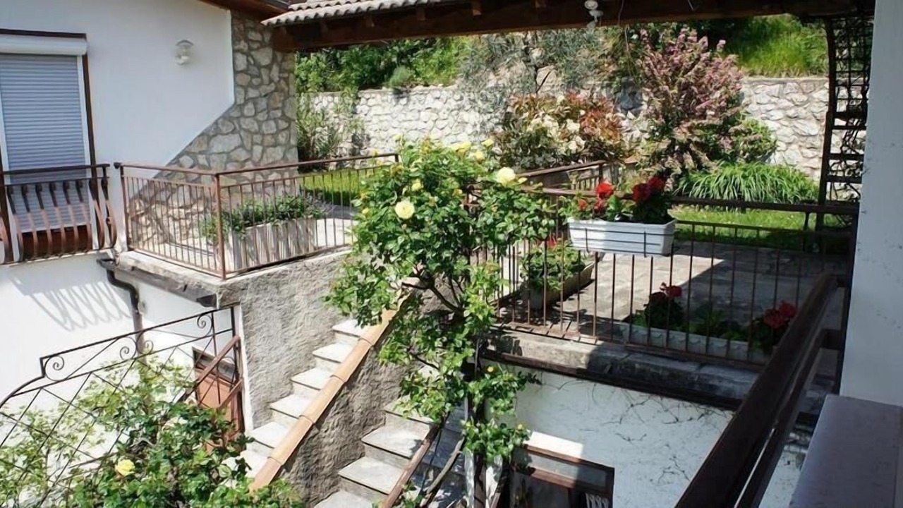 Photo of Outdoor in Aer