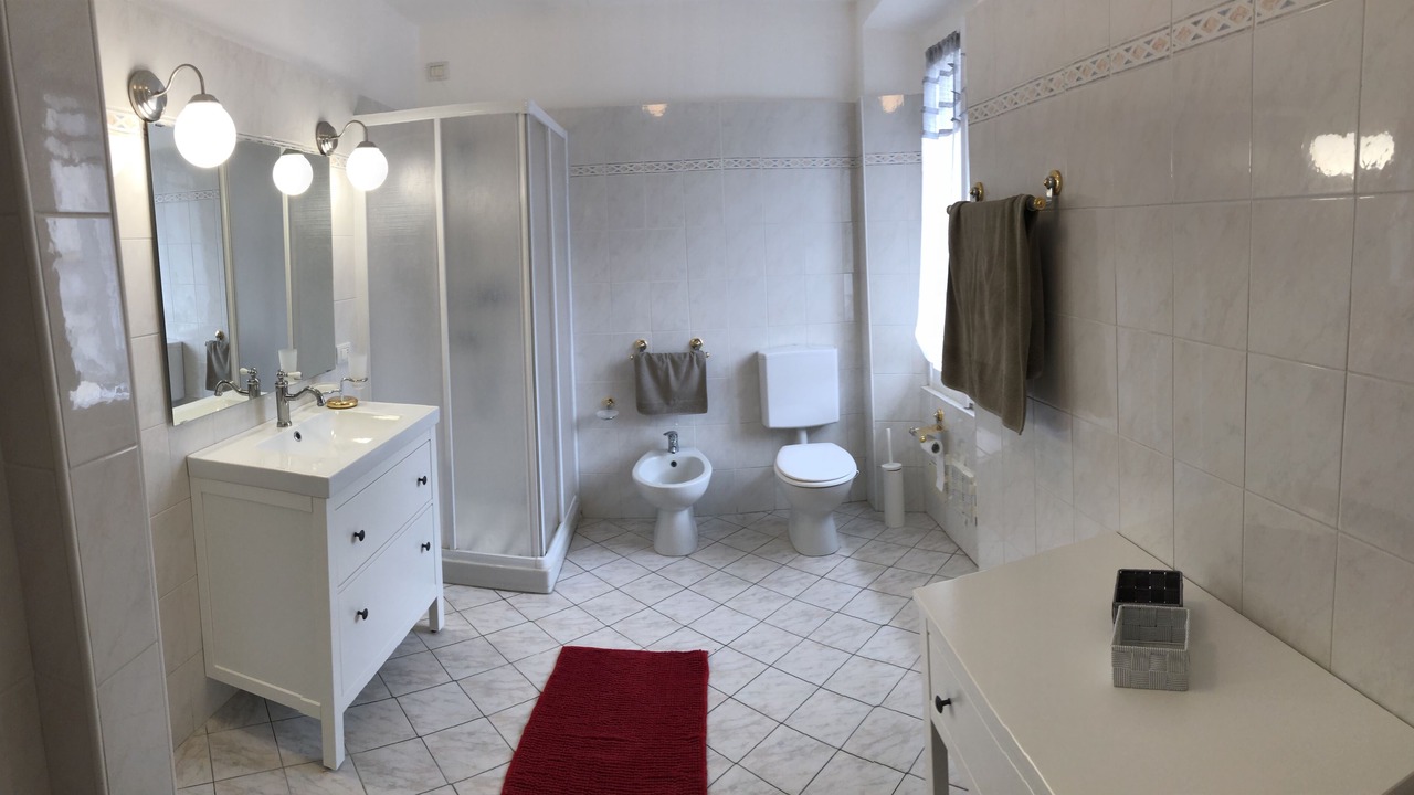 Photo of Bathroom in Lierna