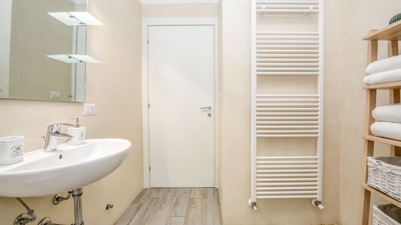 Photo of Bathroom in Desenzano del Garda City Centre