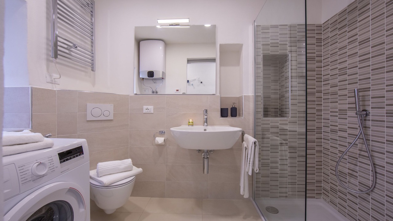 Photo of Bathroom in Colonno