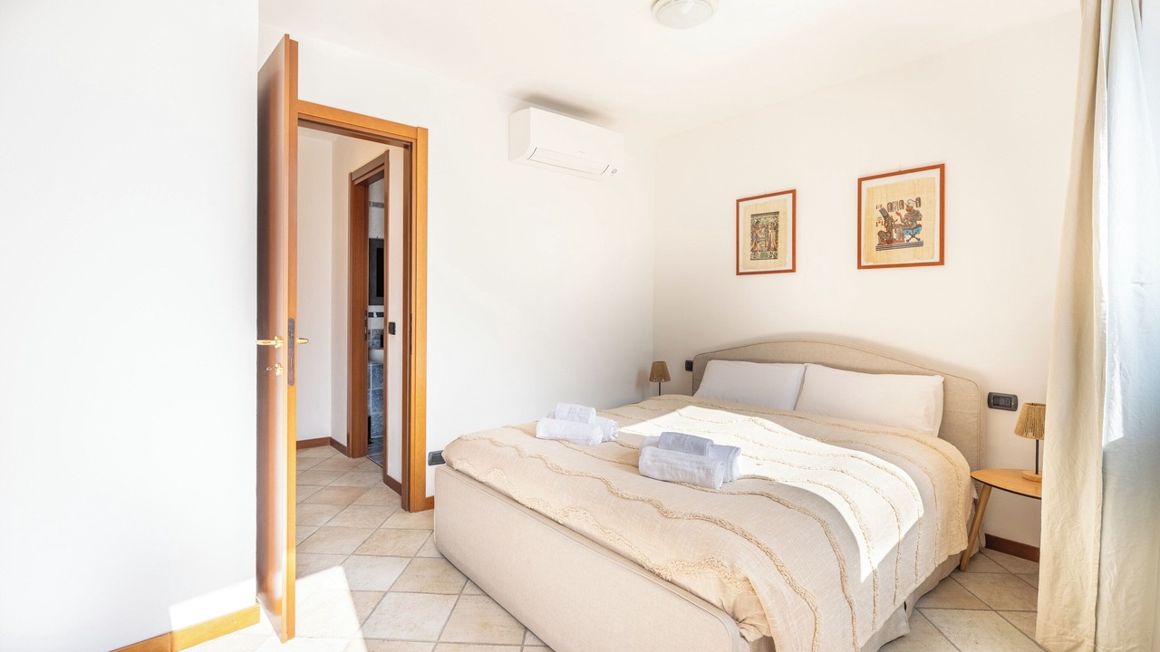 Photo of Bedroom in Colonno