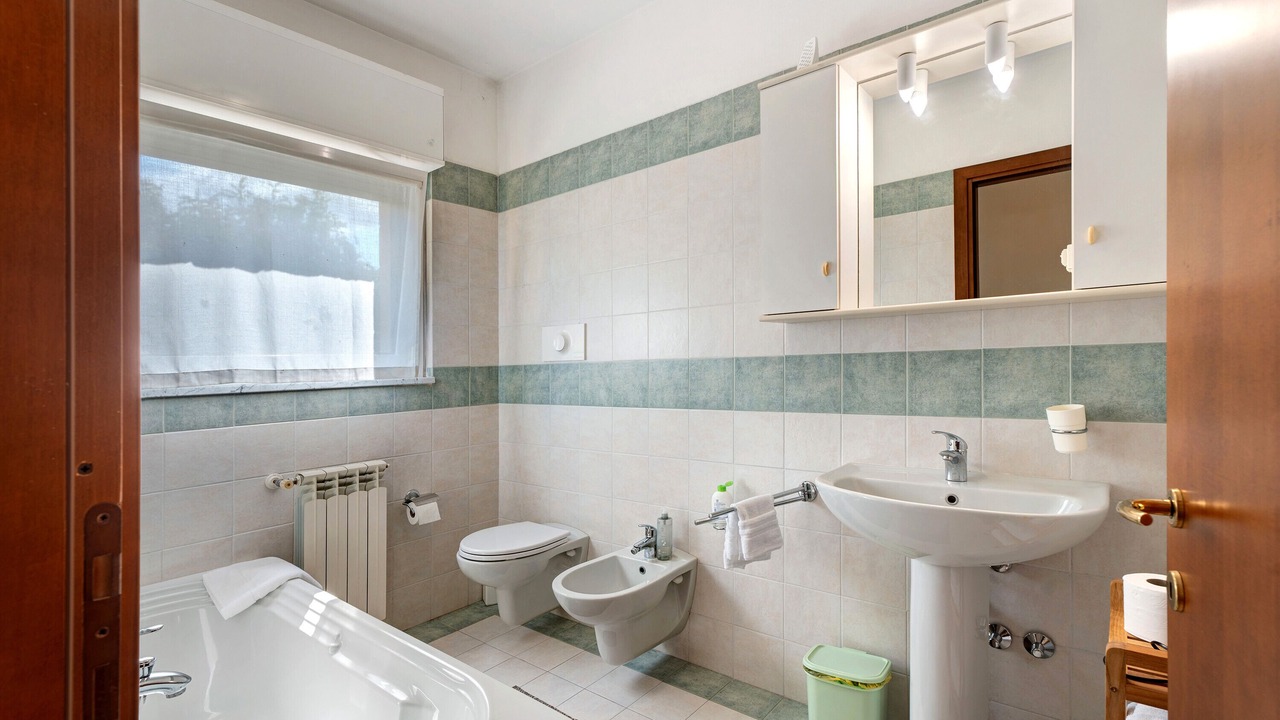 Photo of Bathroom in Lonate Pozzolo