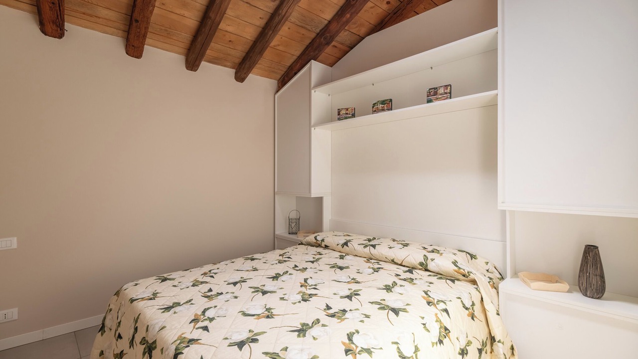 Photo of Bedroom in Iseo
