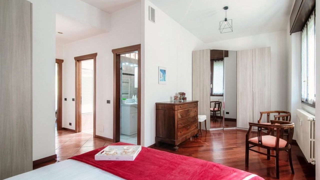 Photo of Bedroom in Como