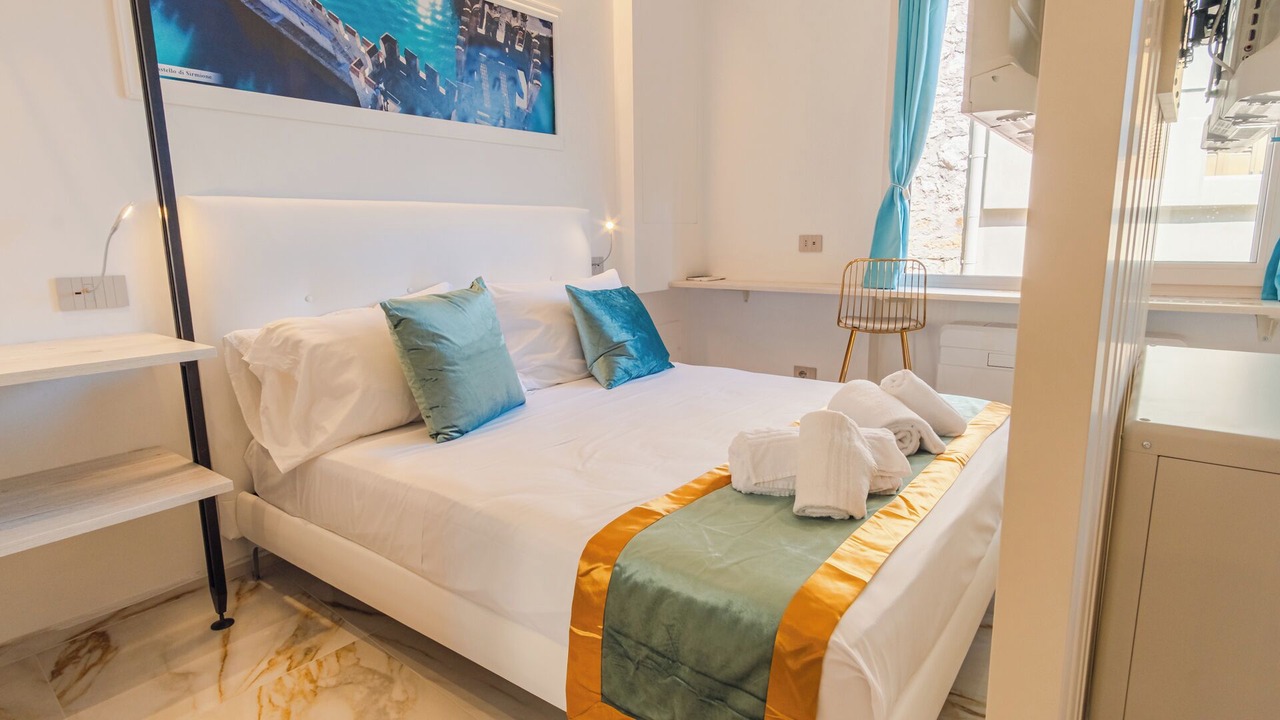 Photo of Bedroom in Sirmione Old Town