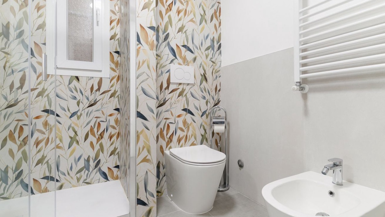Photo of Bathroom in Tricolore