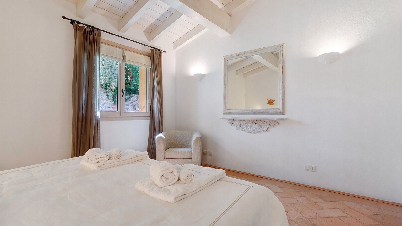 Photo of Bedroom in Puegnago del Garda