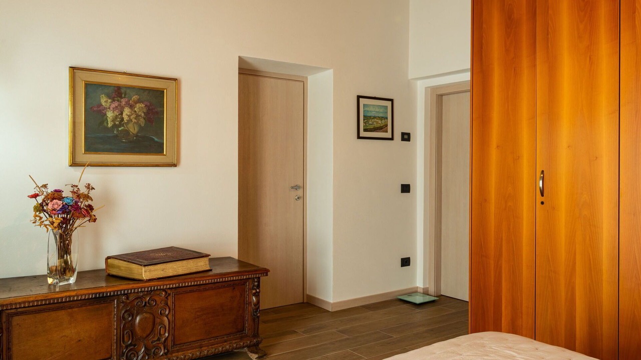Photo of Others in Cremia