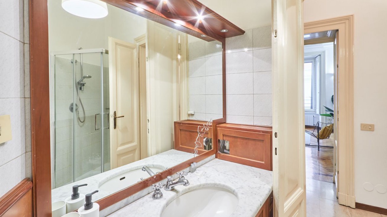 Photo of Bathroom in Magenta