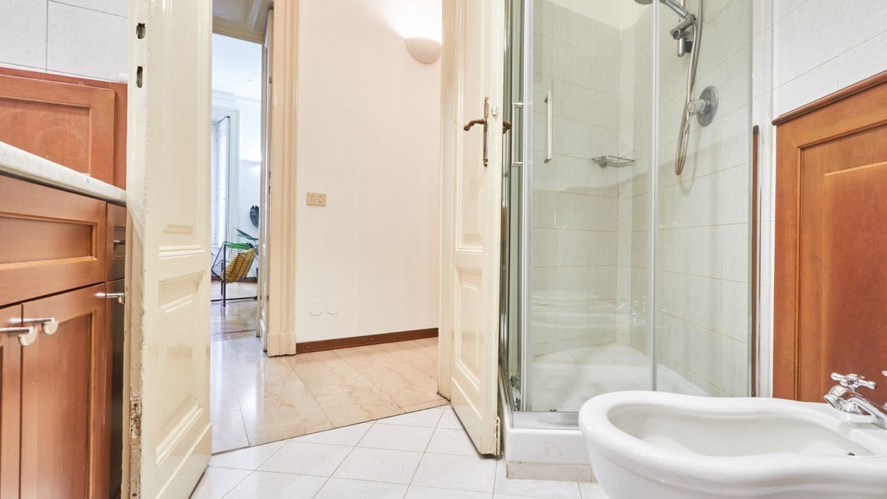 Photo of Bathroom in Magenta