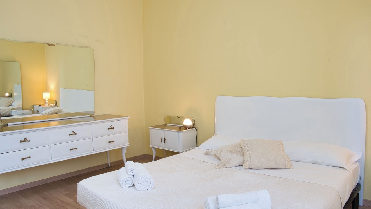 Photo of Bedroom in Mandello del Lario