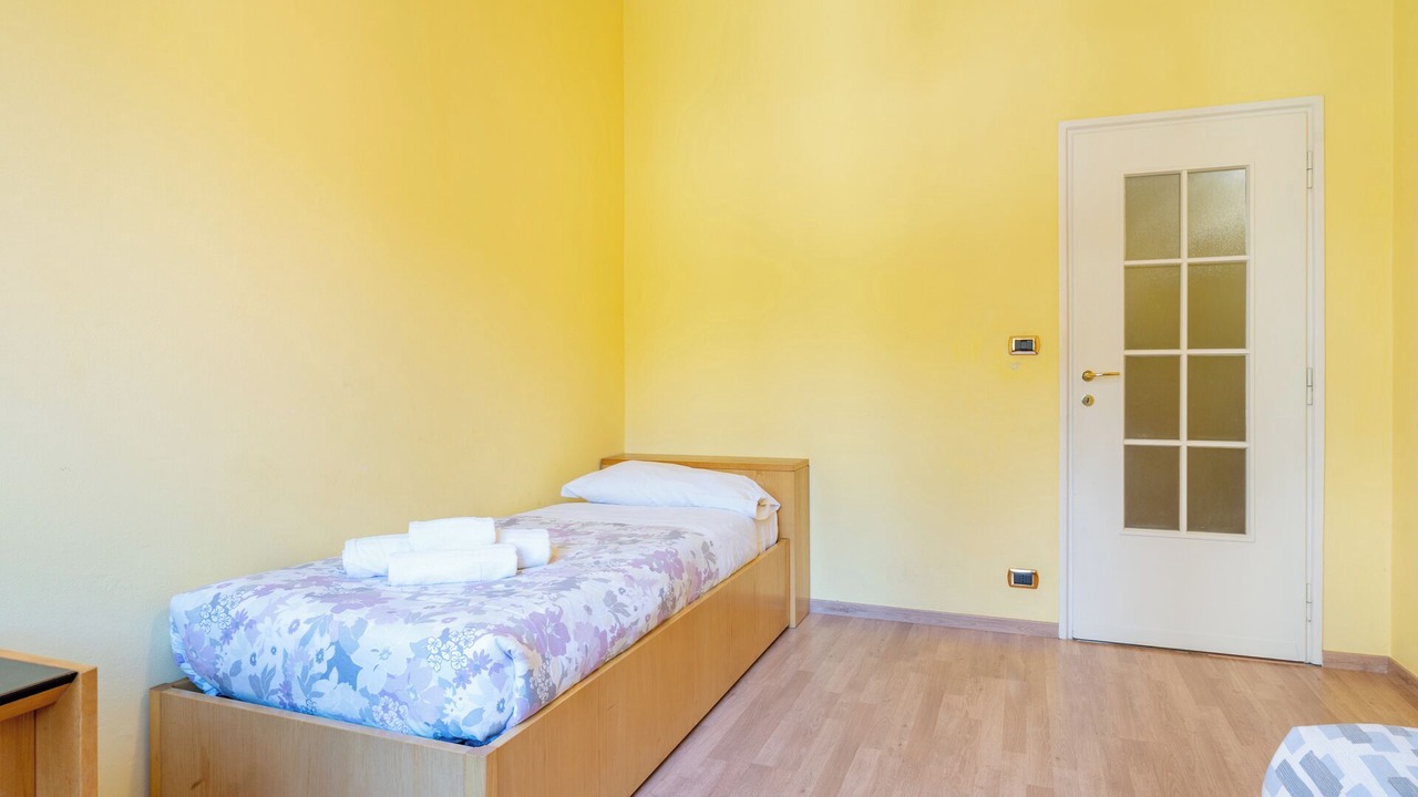 Photo of Bedroom in Mandello del Lario