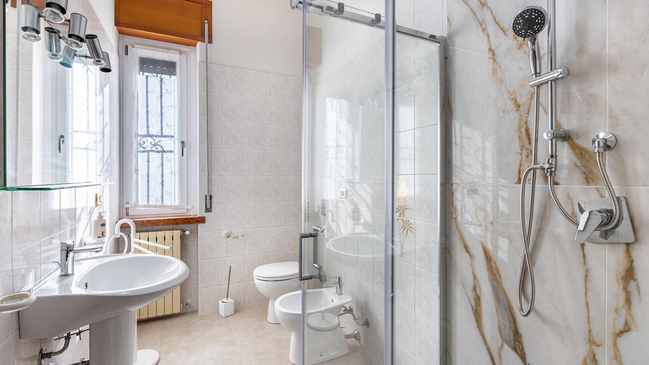 Photo of Bathroom in Marmirolo