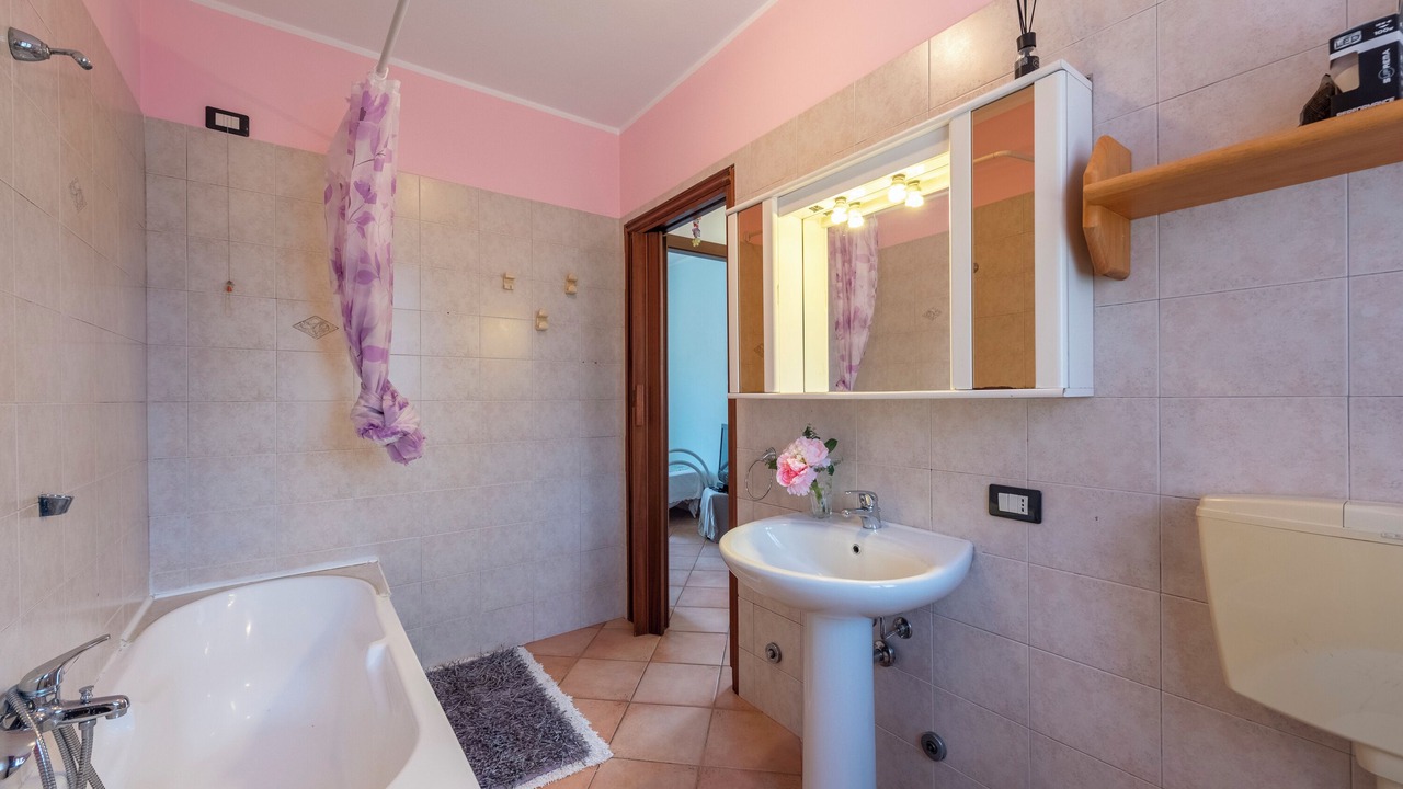 Photo of Bathroom in Leggiuno