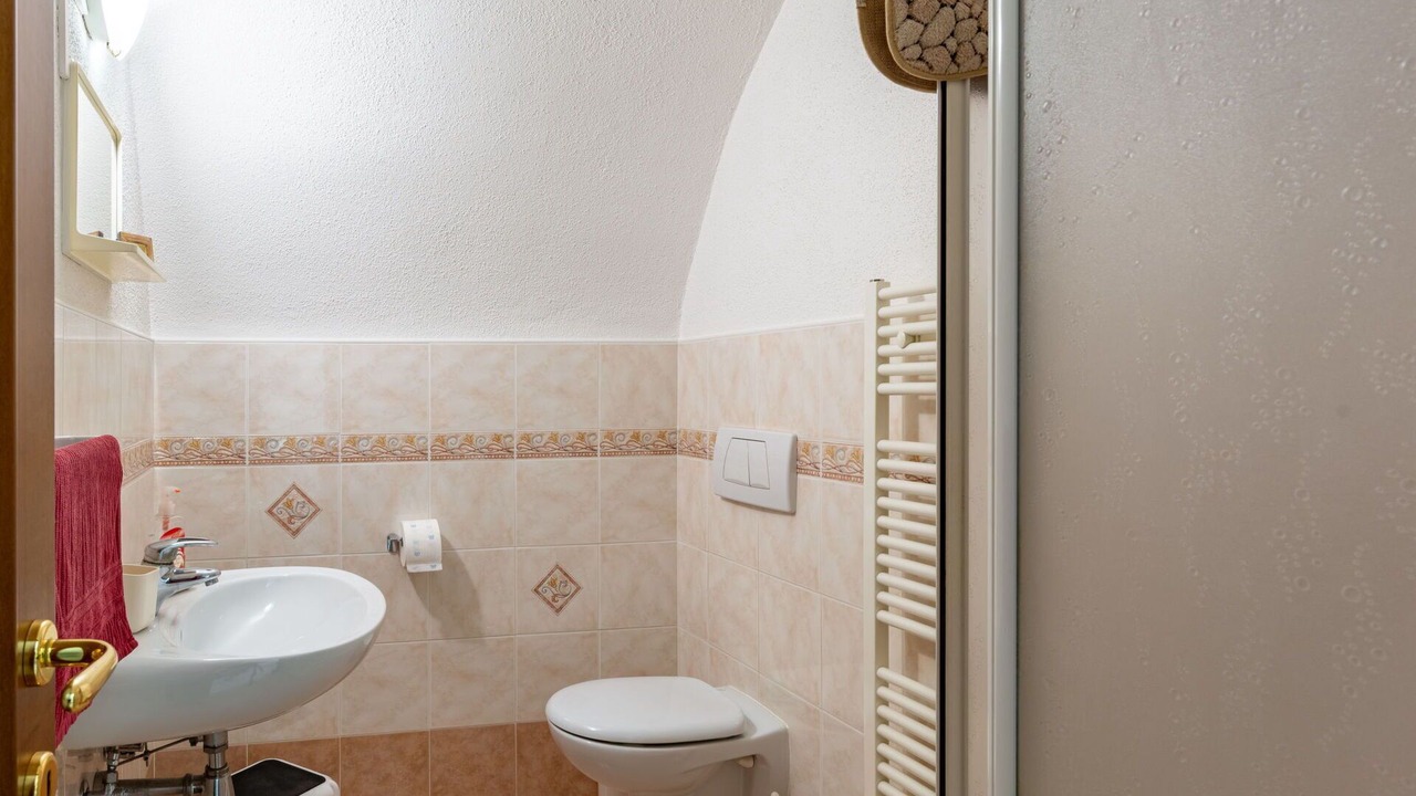 Photo of Bathroom in Corrido