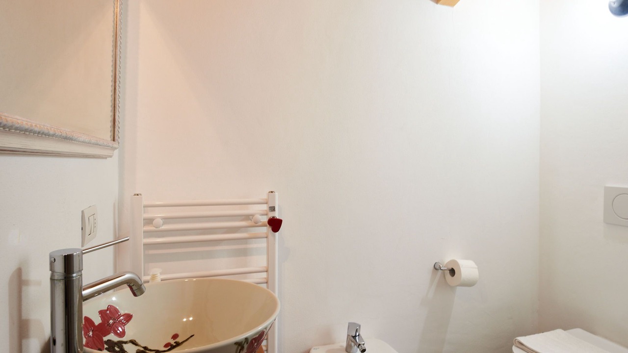 Photo of Bathroom in Calozzo