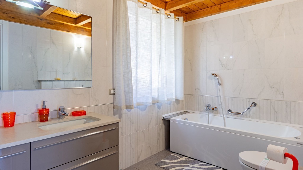 Photo of Bathroom in Piano