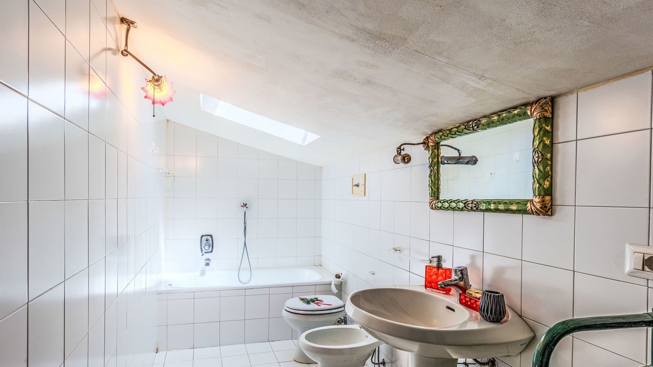 Photo of Bathroom in Lisanza