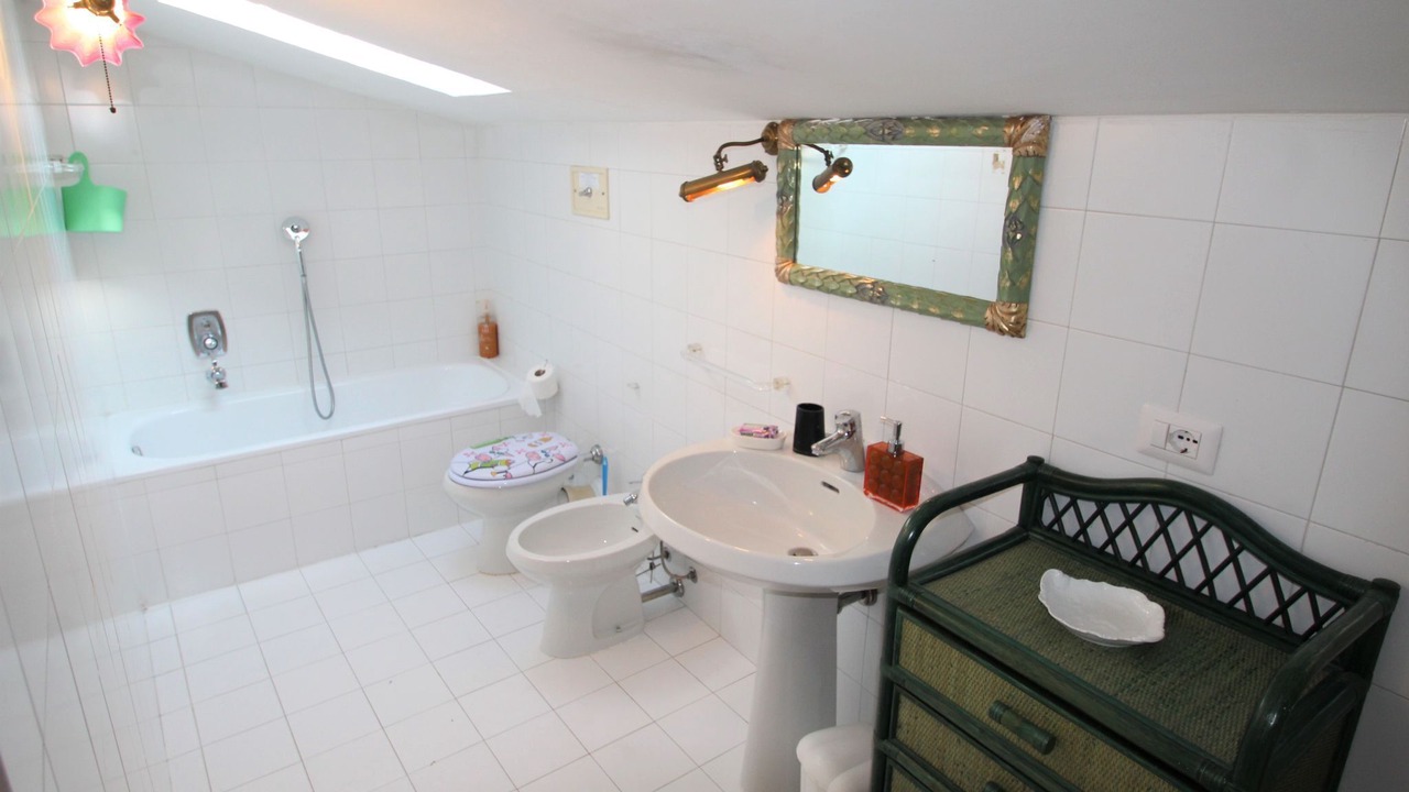 Photo of Bathroom in Lisanza