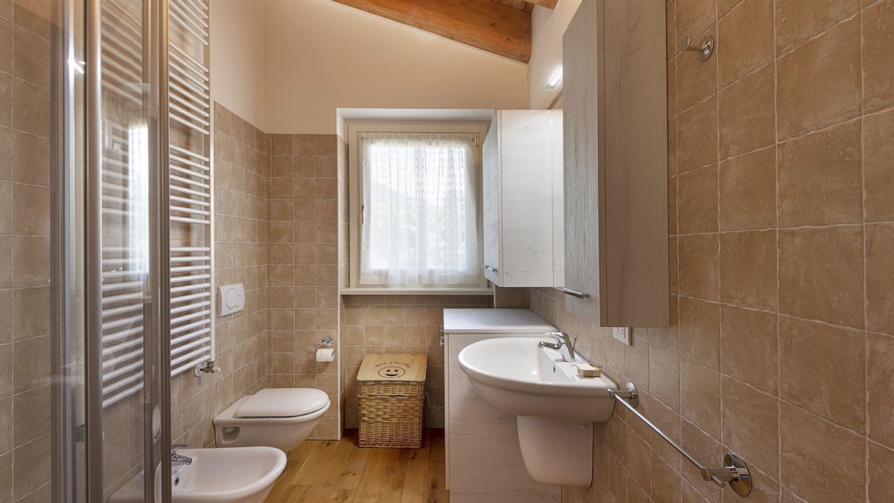 Photo of Bathroom in Temu