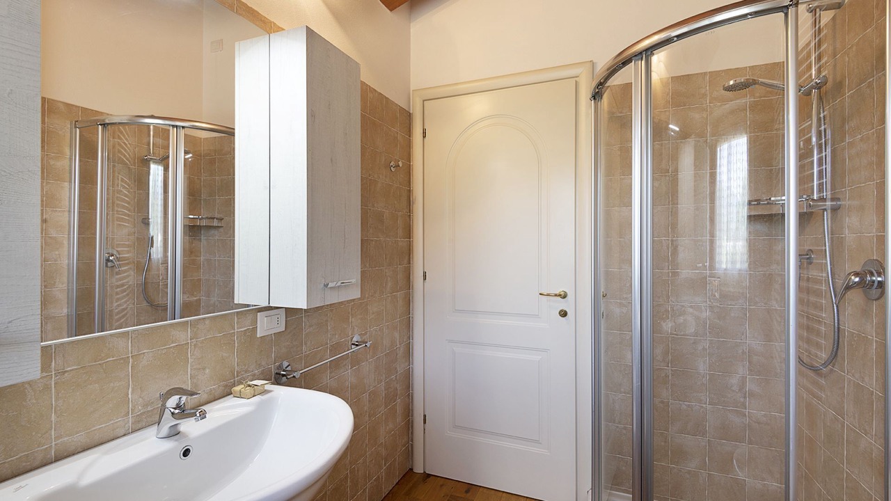 Photo of Bathroom in Temu