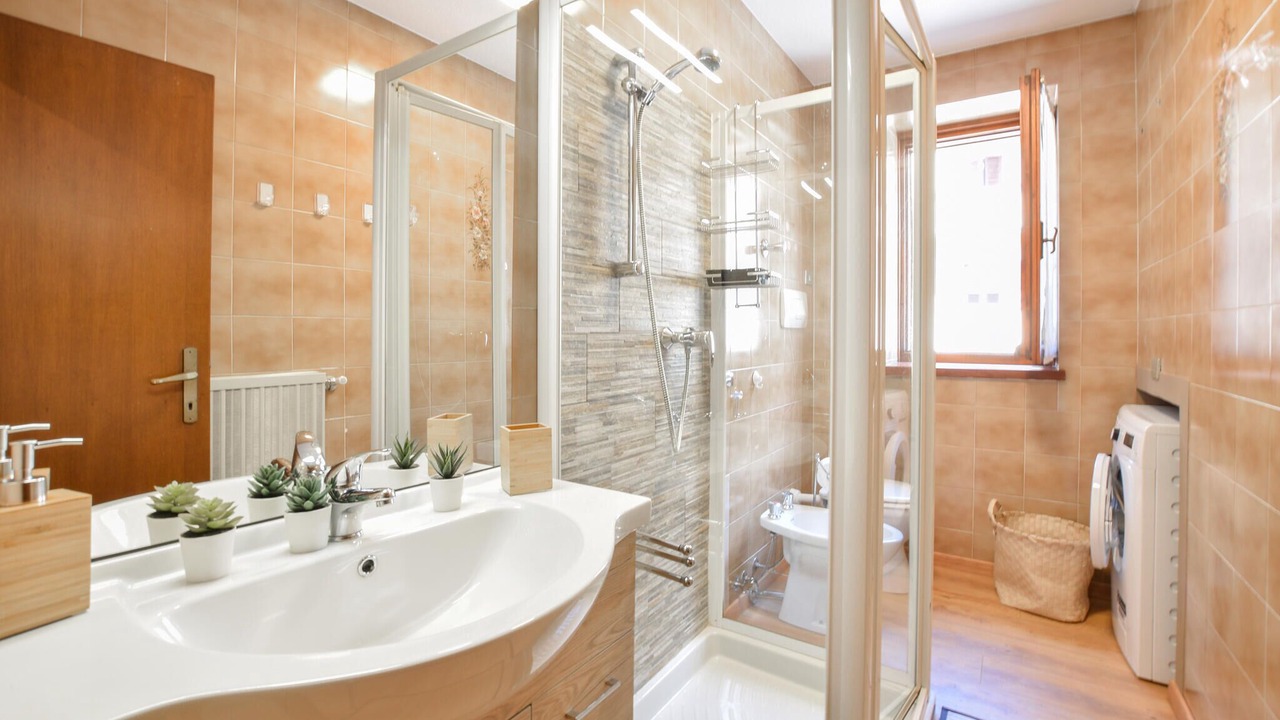 Photo of Bathroom in Lanzada