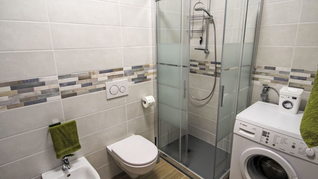 Photo of Bathroom in Euroville