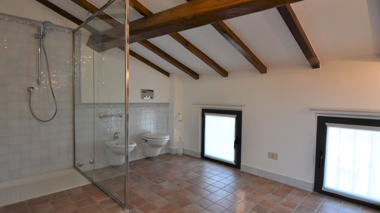 Photo of Bathroom in Castana