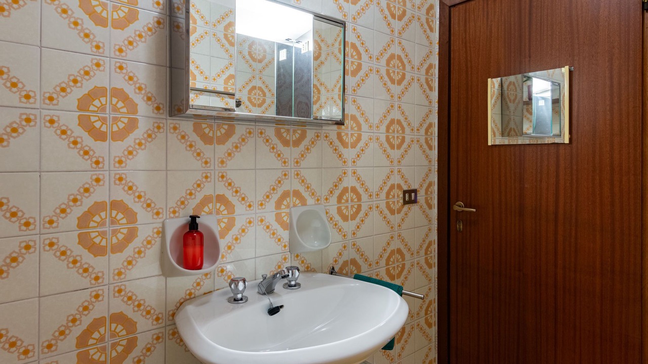 Photo of Bathroom in Euroville