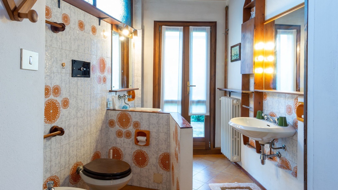 Photo of Bedroom in Dongo