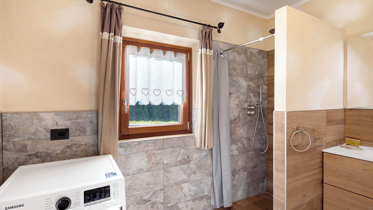 Photo of Bathroom in Trepalle