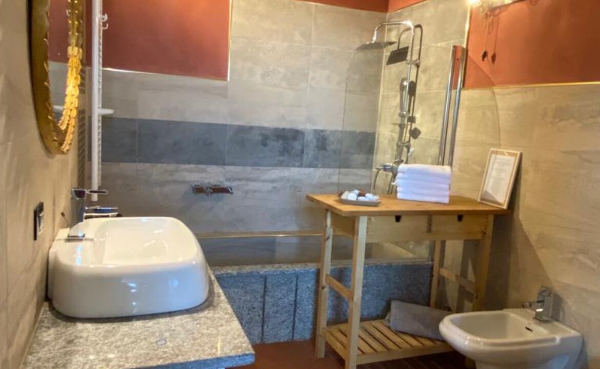 Photo of Bathroom in Roe Volciano
