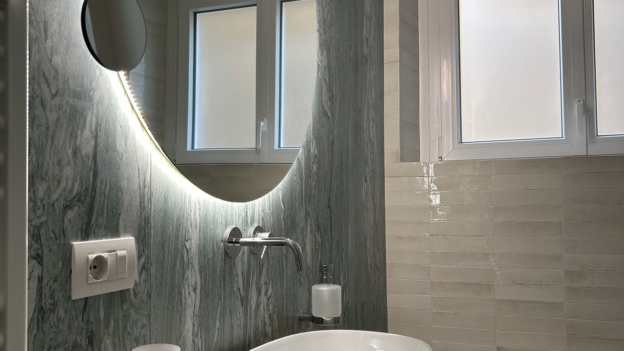 Photo of Bathroom in Como City Centre