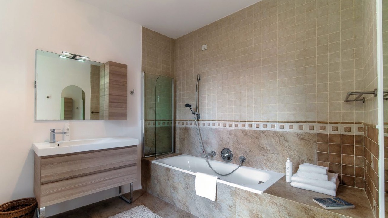 Photo of Bathroom in Argegno
