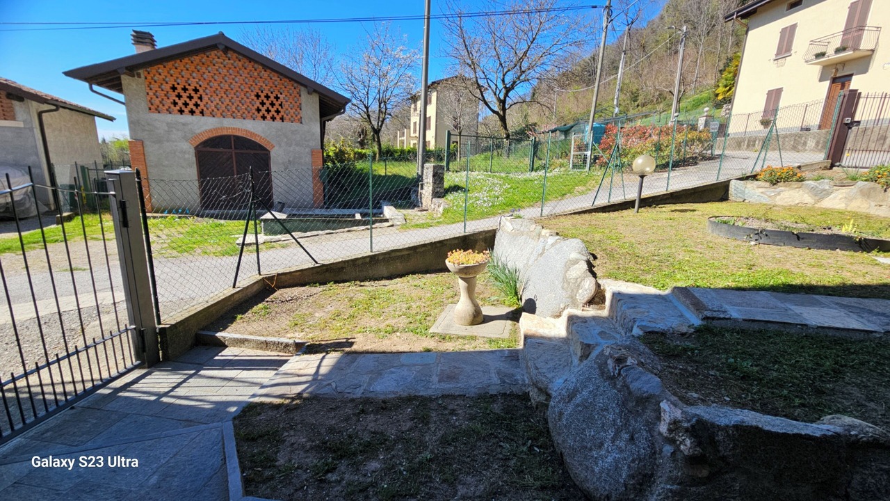 Photo of Outdoor in Erba