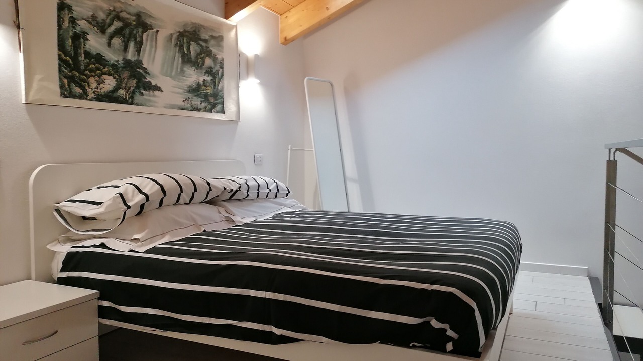 Photo of Bedroom in Mandello del Lario