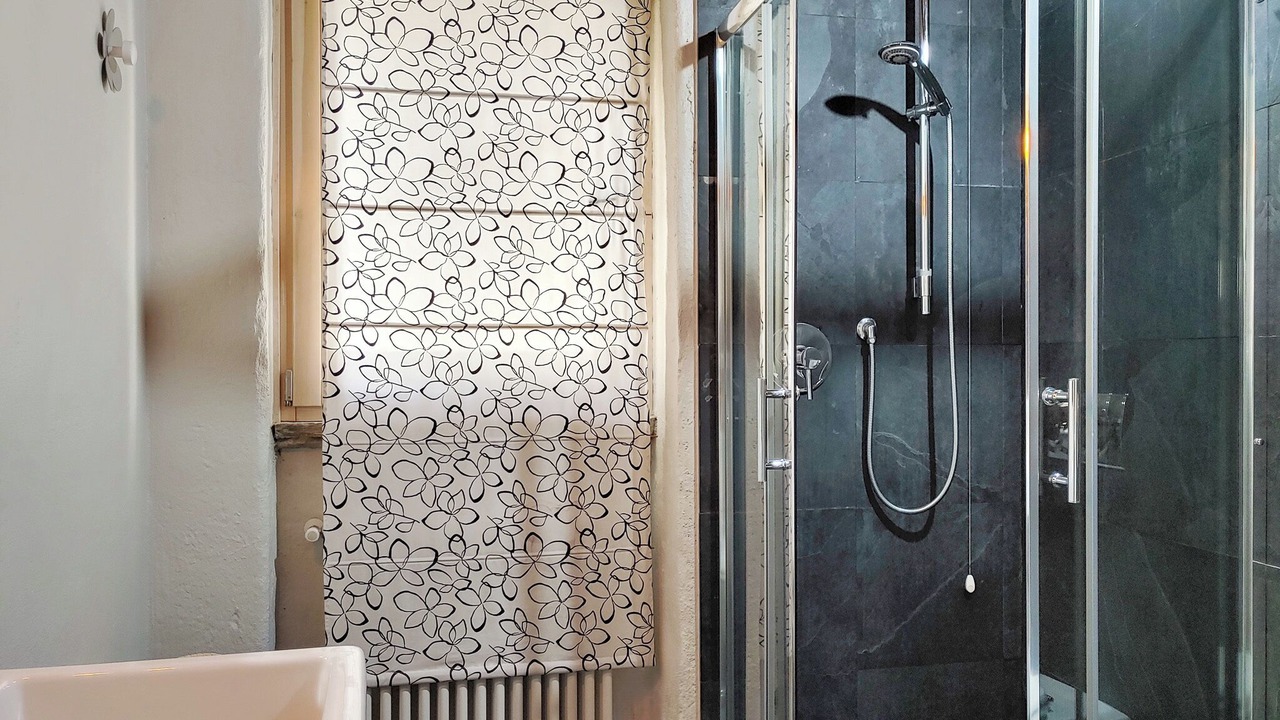 Photo of Bathroom in Calozzo