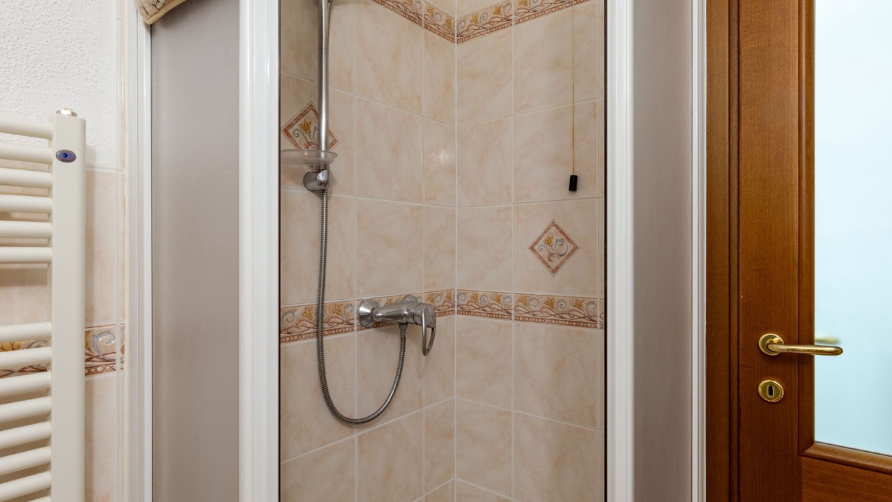 Photo of Bathroom in Corrido