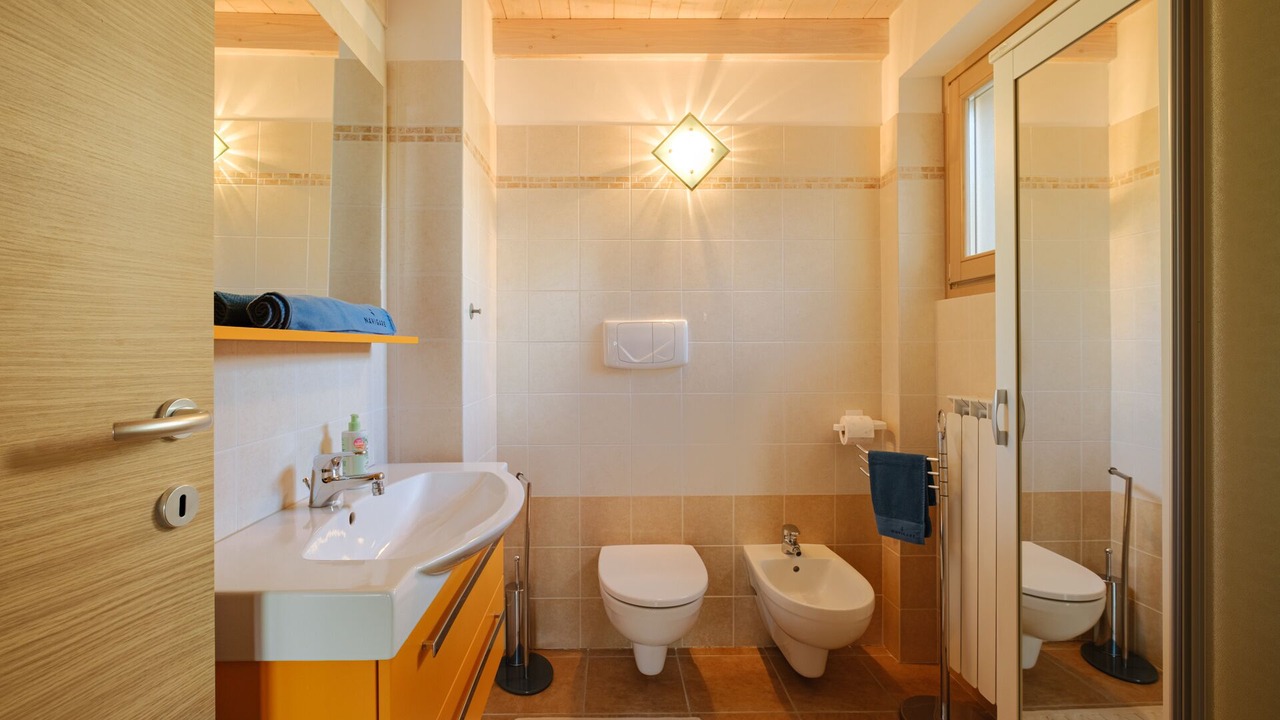 Photo of Bathroom in Plassi
