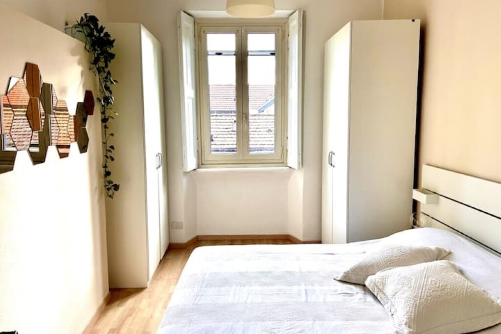 Photo of Bedroom in Magenta
