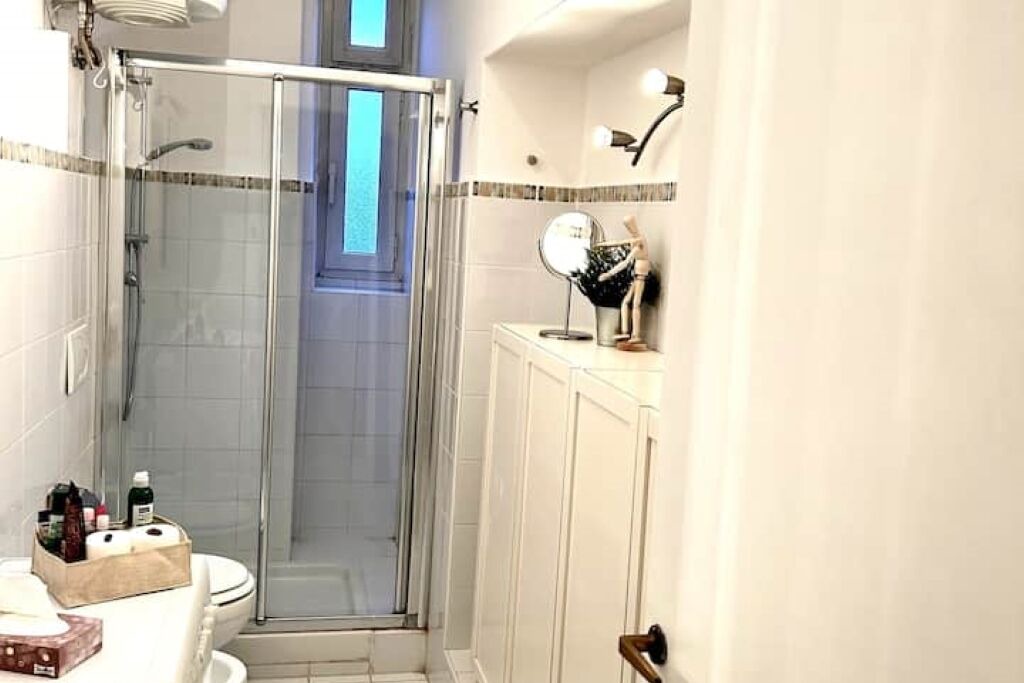 Photo of Bathroom in Magenta