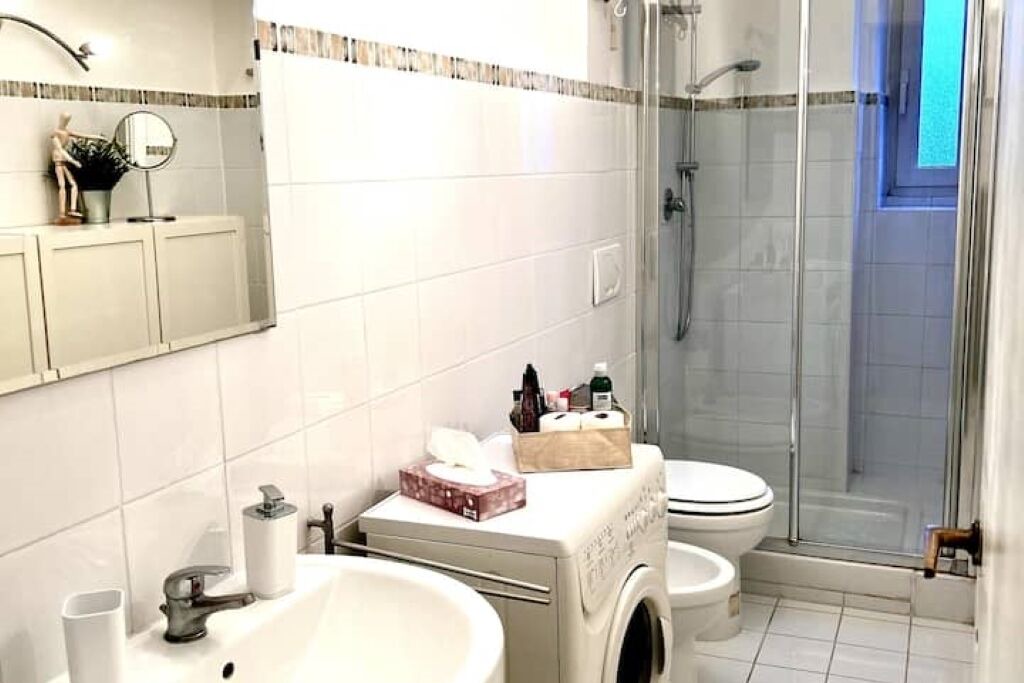Photo of Bathroom in Magenta