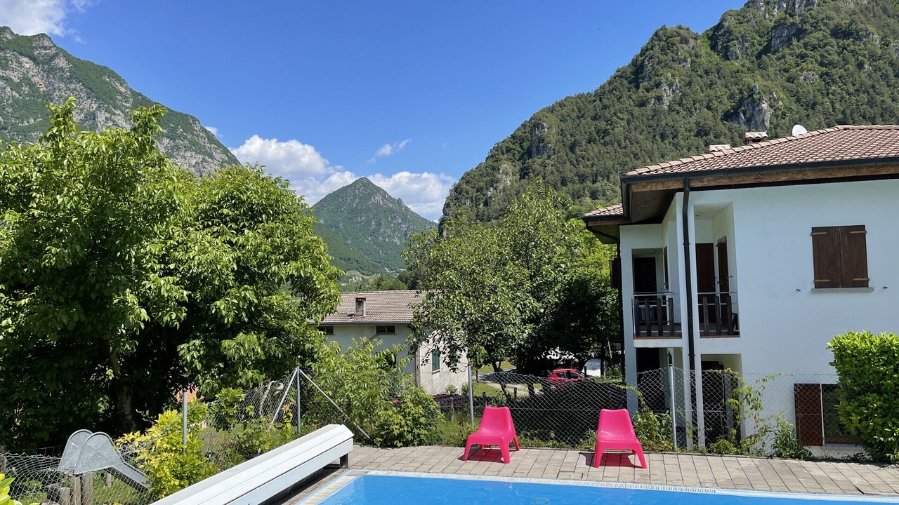 Photo of Outdoor in Crone