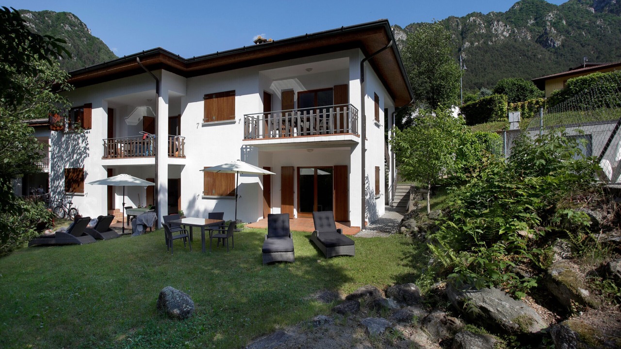 Photo of Outdoor in Crone