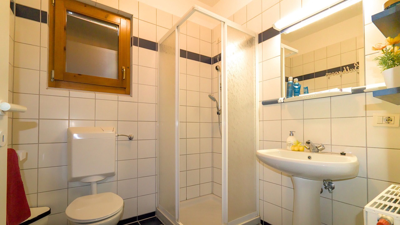 Photo of Bathroom in Crone