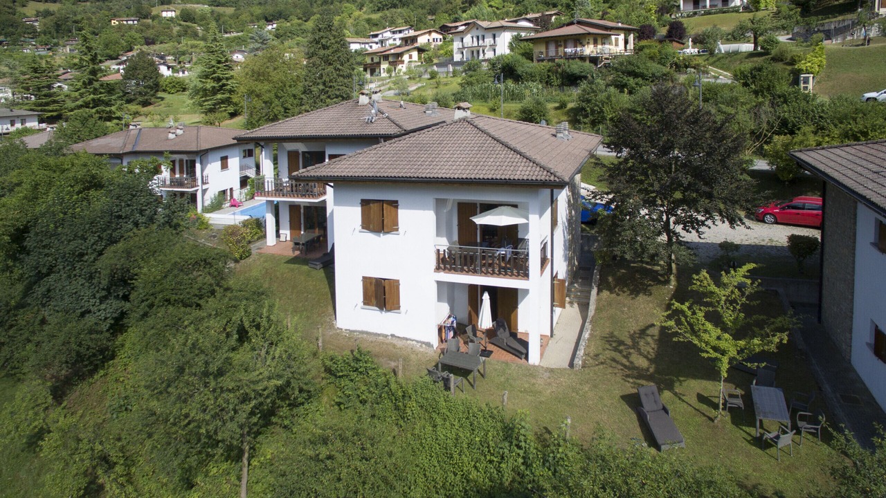 Photo of Outdoor in Crone