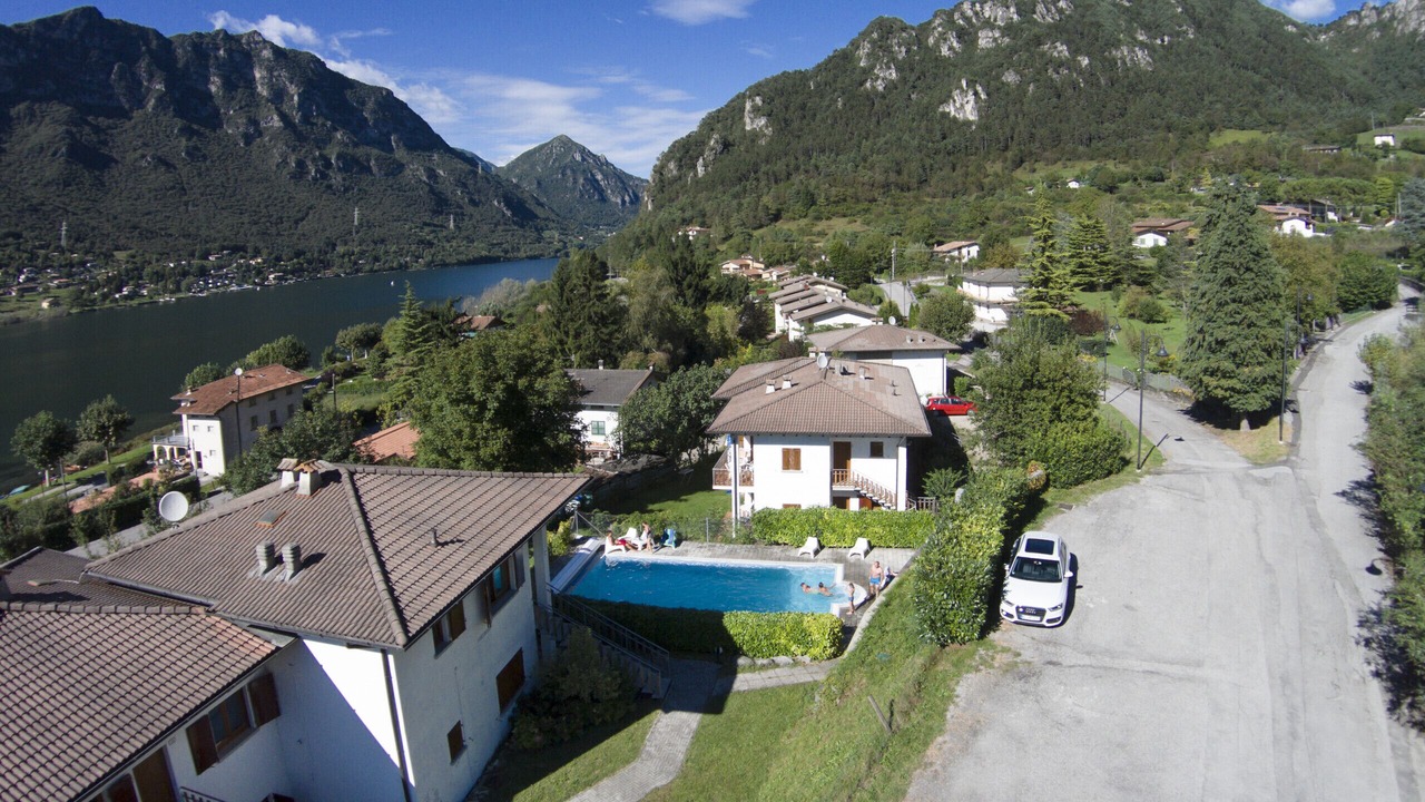 Photo of Outdoor in Crone