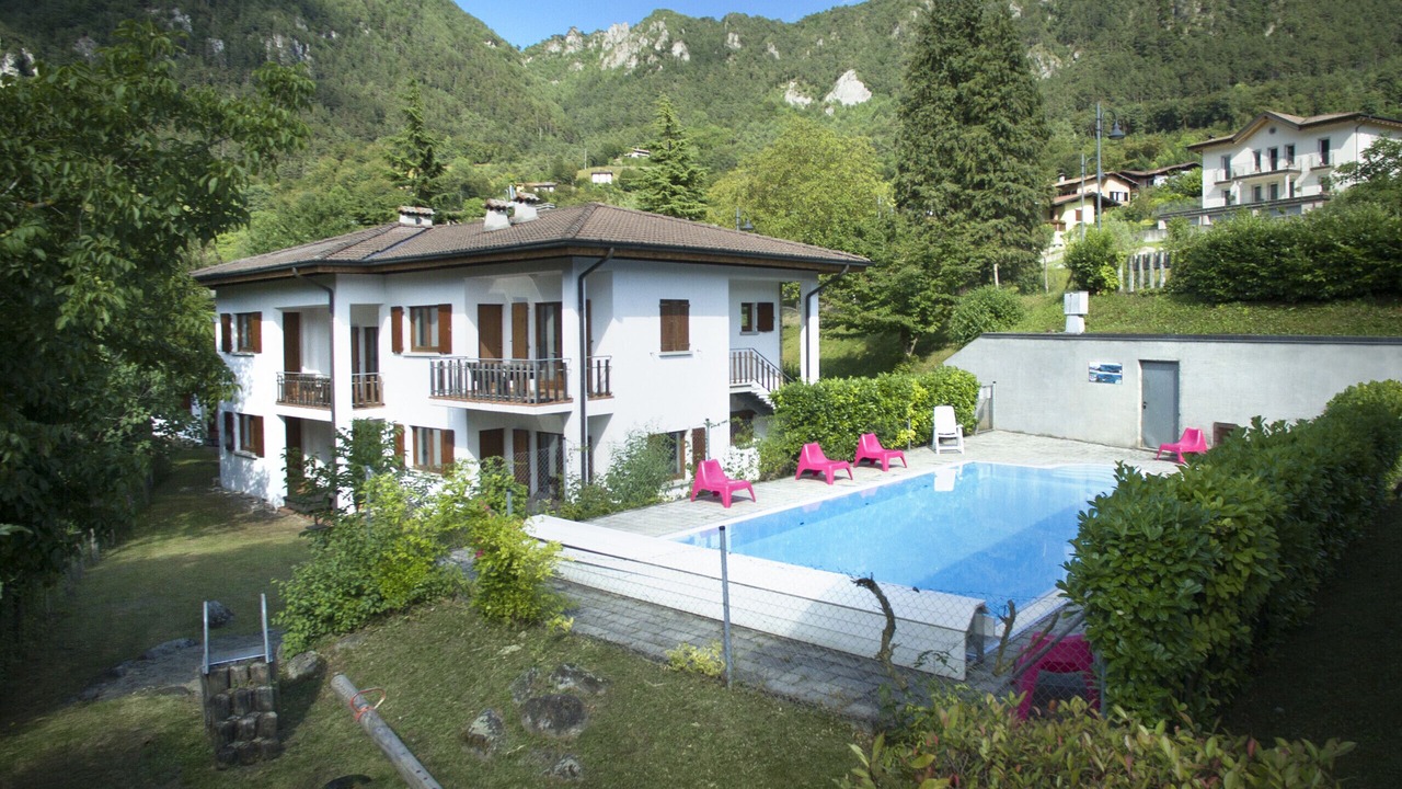 Photo of Outdoor in Crone