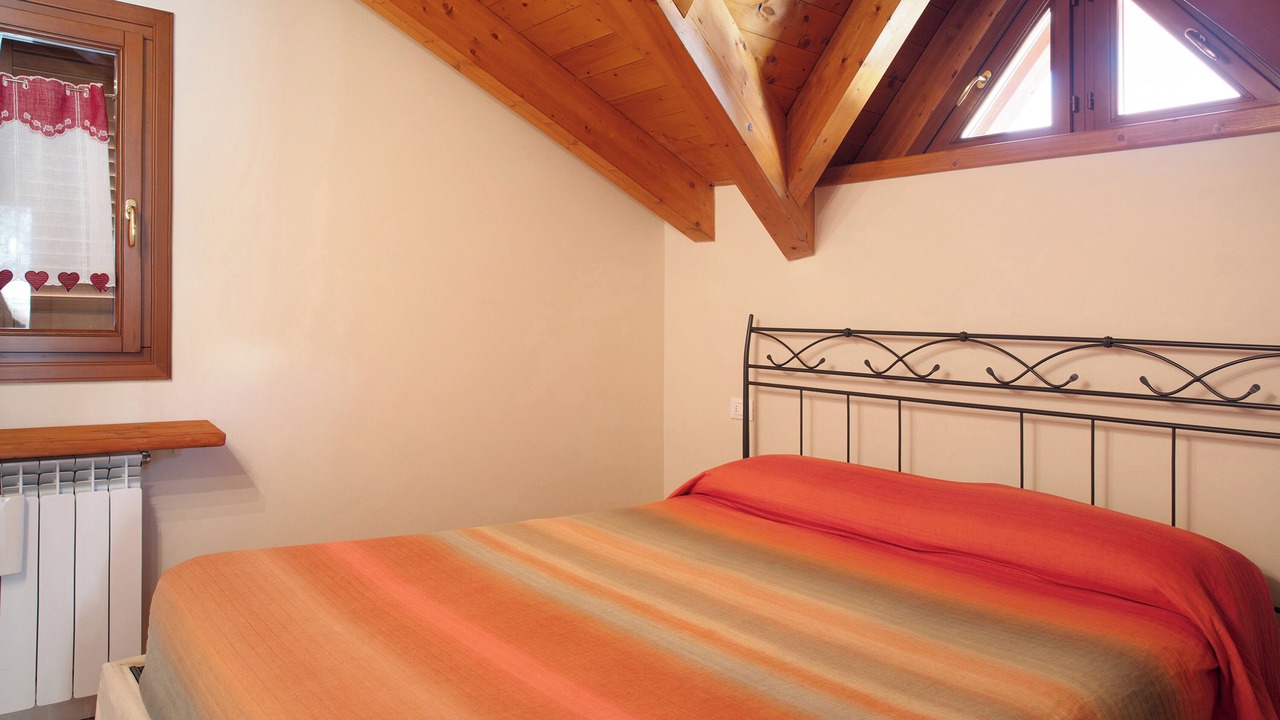Photo of Bedroom in Temu