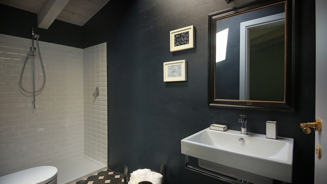 Photo of Bathroom in Roe